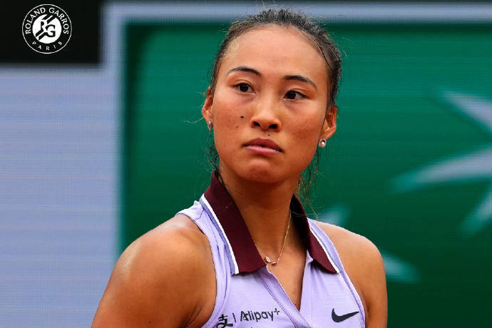 CCTV5直播：郑钦文VS姆博科，中国金花一姐法网强势大爆发