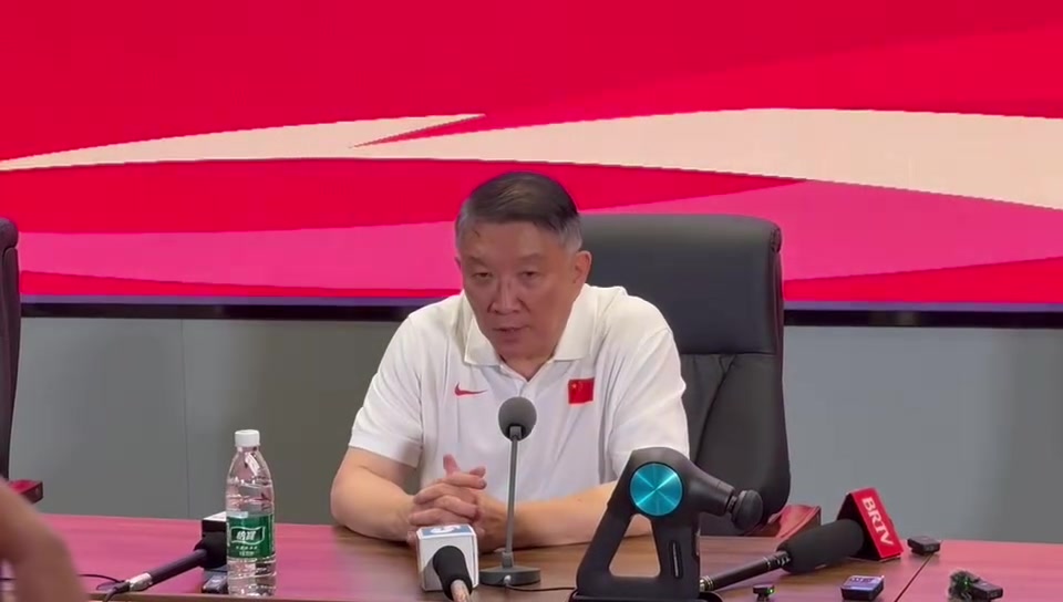 mk体育在线官网宫鲁鸣：张子宇和姚明差不多重&摔一跤吓人一跳 脚步&对抗都要学